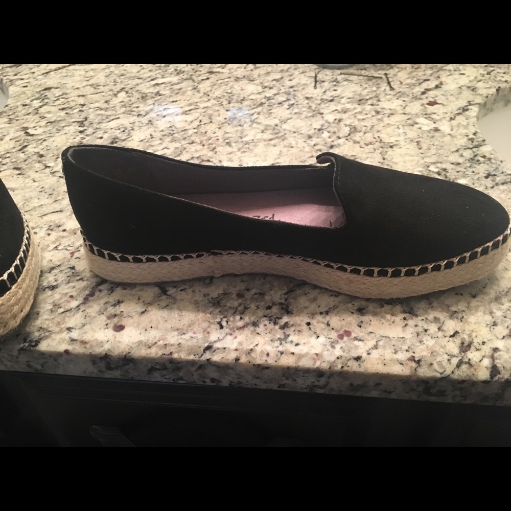 Dr. Scholl’s dressy tennis shoes